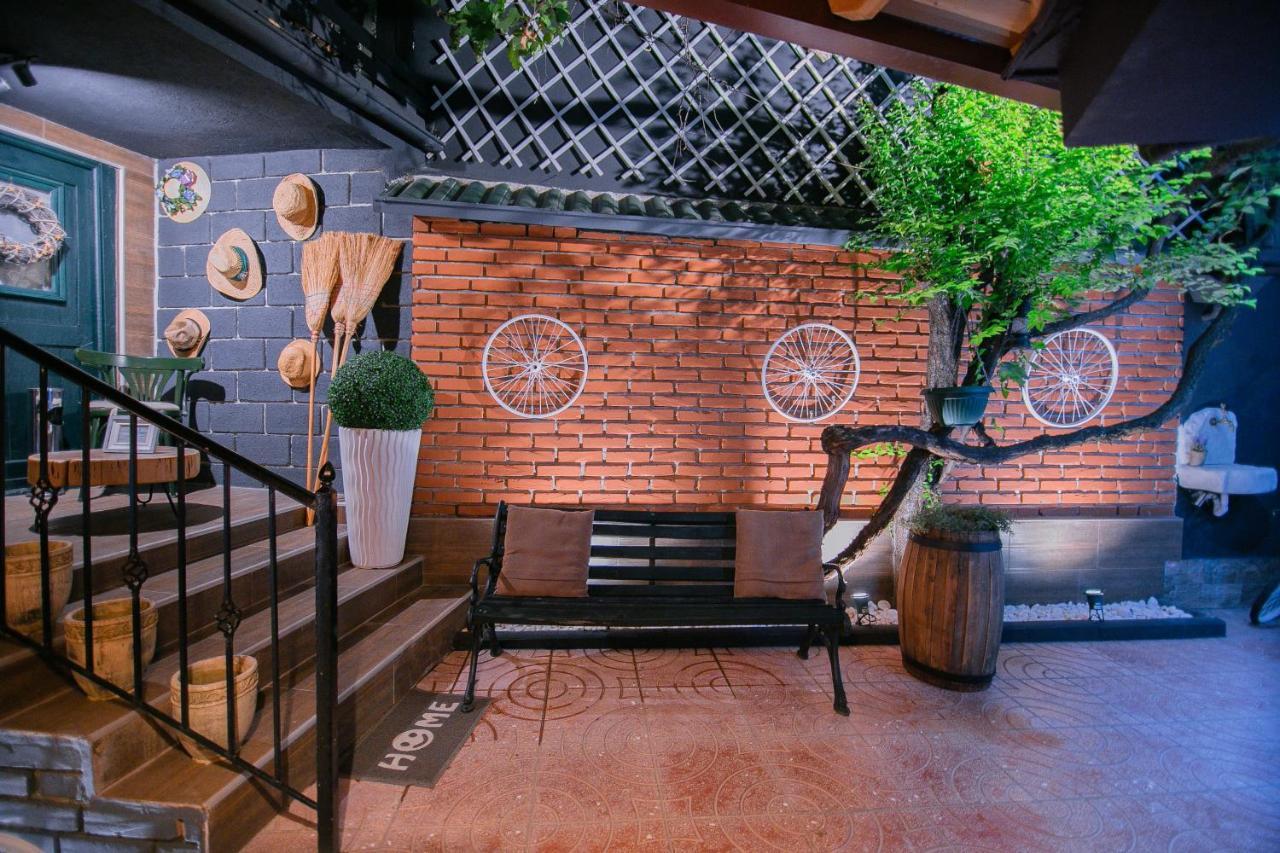 Villa Elezi Корча Екстериор снимка