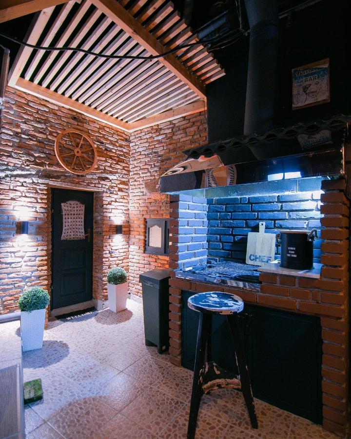 Villa Elezi Корча Екстериор снимка