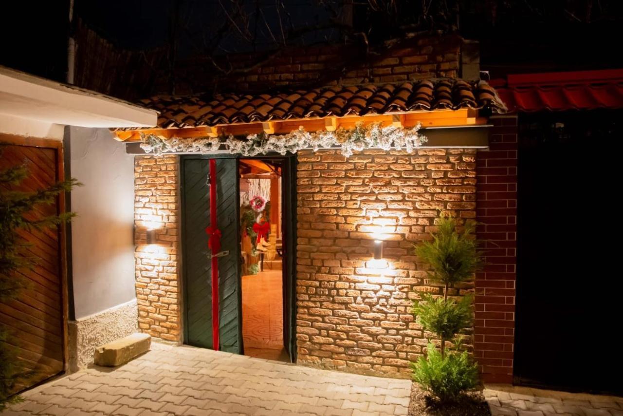 Villa Elezi Корча Екстериор снимка